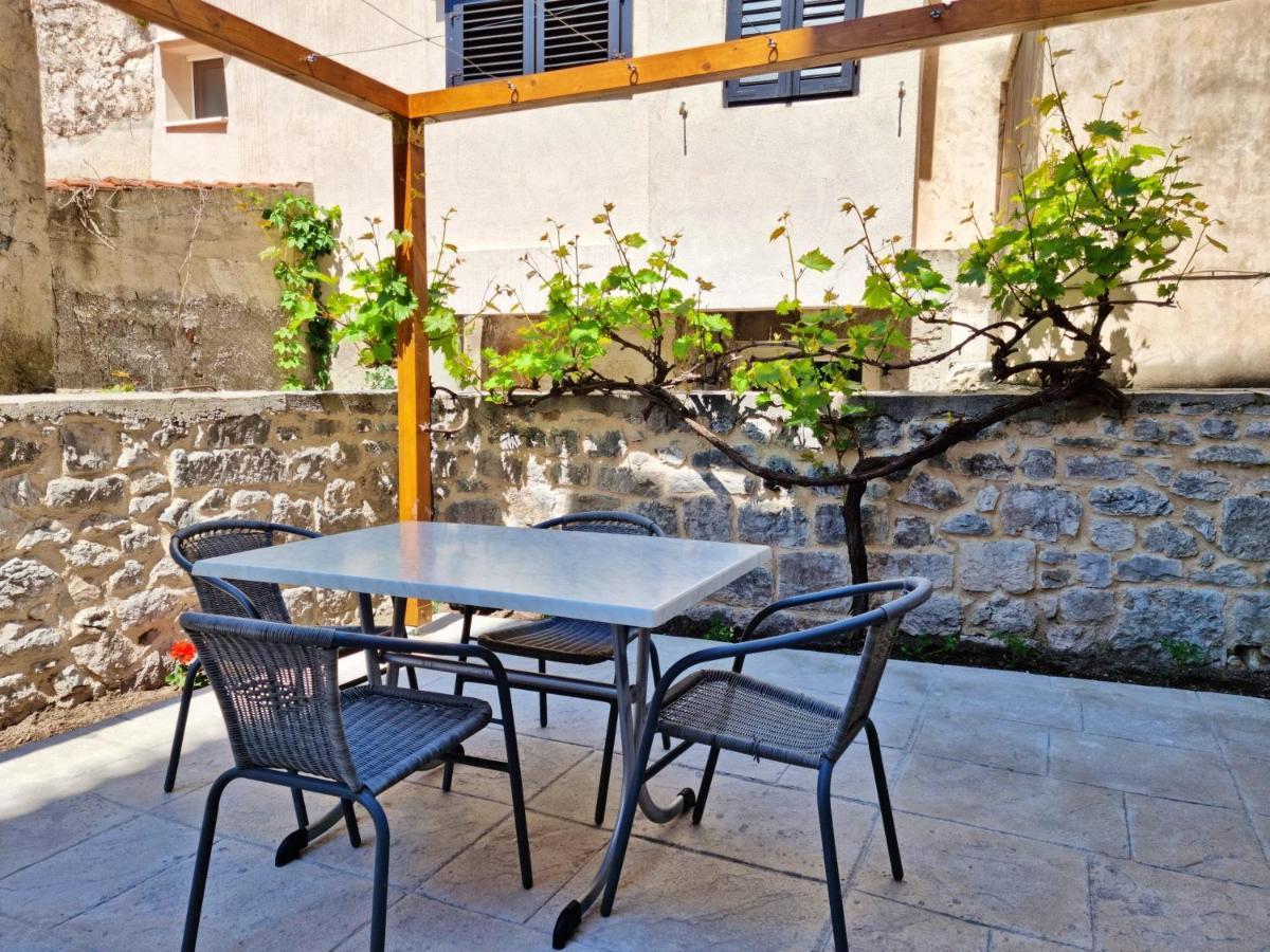 Apartment Hana Omiš Kültér fotó