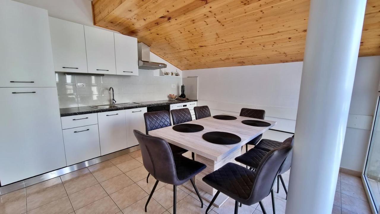 Apartment Hana Omiš Kültér fotó